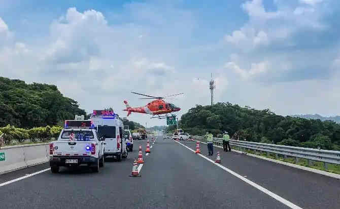 钟山区高速公路汽车救援案例